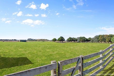 Photo of property in 28 Waitai Street, Castlecliff, Whanganui, 4501