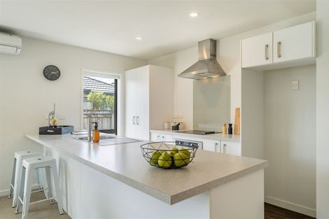 Photo of property in 17 Sunstone Crescent, Brown Owl, Upper Hutt, 5018