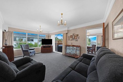 Photo of property in 3 Dundas Place, Henderson, Auckland, 0612