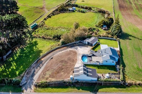 Photo of property in 1288 Normanby Road, Manaia, Hawera, 4678