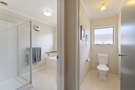 Photo of property in 106 Weggery Drive, Waikanae Beach, Waikanae, 5036