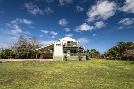 Photo of property in 2656 South Head Road, South Head, Helensville, 0874