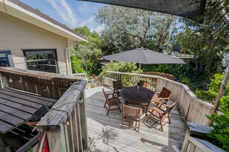 Photo of property in 14 Hughes Street, Waikanae Beach, Waikanae, 5036