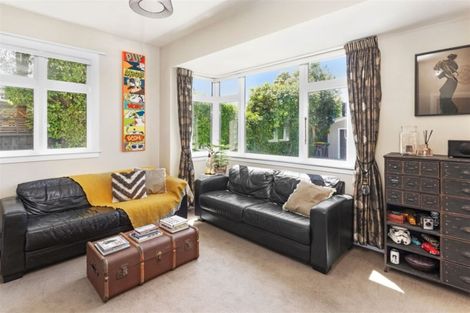 Photo of property in 100 Saint Andrews Square, Strowan, Christchurch, 8052