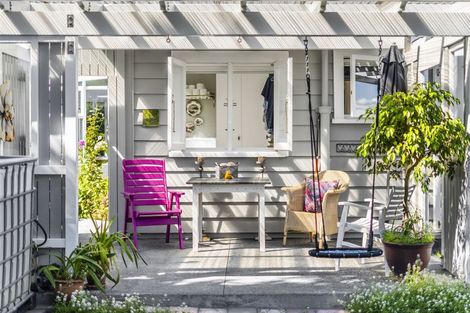 Photo of property in 52 Woodlands Crescent, Browns Bay, Auckland, 0630