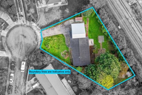 Photo of property in 27 Ruru Street, Waikanae, 5036