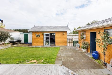Photo of property in 43 Benmore Avenue, Cloverlea, Palmerston North, 4412