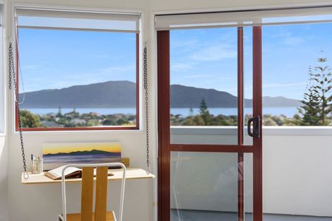 Photo of property in 11 Island View Terrace, Waikanae Beach, Waikanae, 5036