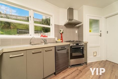 Photo of property in 61 Batchelor Street, Newlands, Wellington, 6037