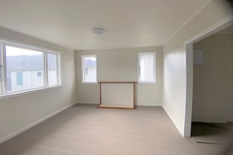 Photo of property in 8 Binsted Road, New Lynn, Auckland, 0600