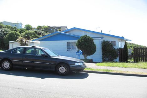 Photo of property in 33 Tuna Terrace, Titahi Bay, Porirua, 5022