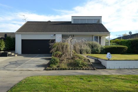 Photo of property in 31 Colina Street, Avonhead, Christchurch, 8042