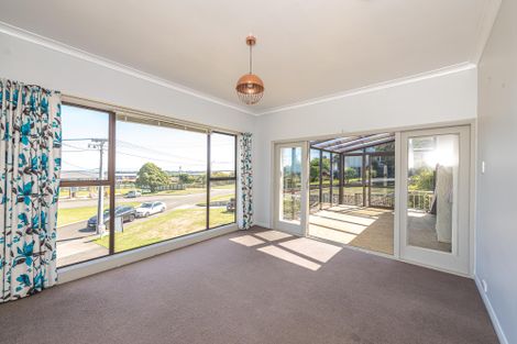 Photo of property in 11 Windsor Terrace, Durie Hill, Whanganui, 4500