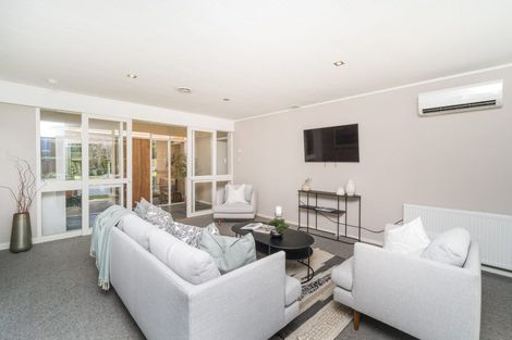 Photo of property in 65 Wikiriwhi Crescent, Awapuni, Palmerston North, 4412