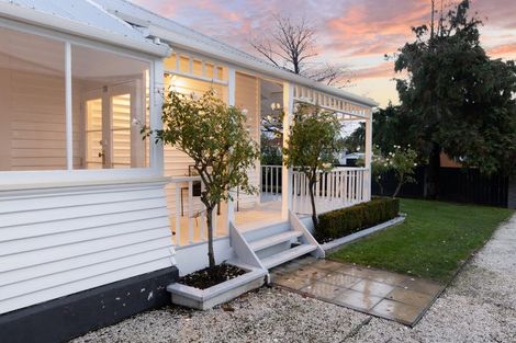 Photo of property in 28 Cleveland Street, Edgeware, Christchurch, 8013