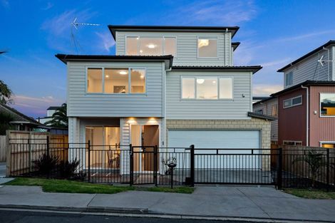 Photo of property in 5 Gladfield Lane, Te Atatu Peninsula, Auckland, 0610