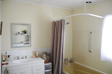 Photo of property in 8 Moorhouse Street, Waimate, 7924