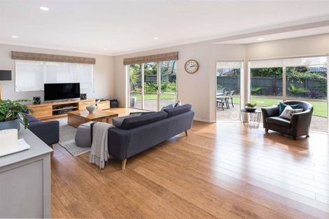 Photo of property in 5 Pintner Place, Somerville, Auckland, 2014