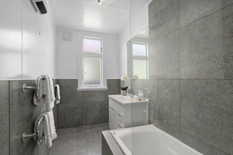 Photo of property in 229 Geraldine Street, Edgeware, Christchurch, 8013