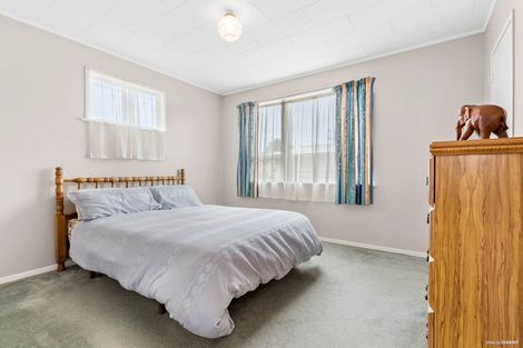Photo of property in 240 Triangle Road, Massey, Auckland, 0614
