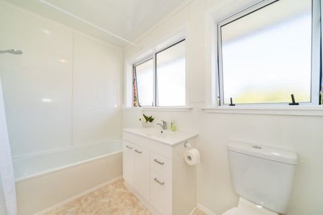 Photo of property in 5 Te Puni Grove, Elderslea, Upper Hutt, 5018