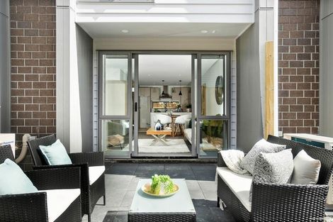 Photo of property in 1/2b Walsall Street, Avondale, Auckland, 1026