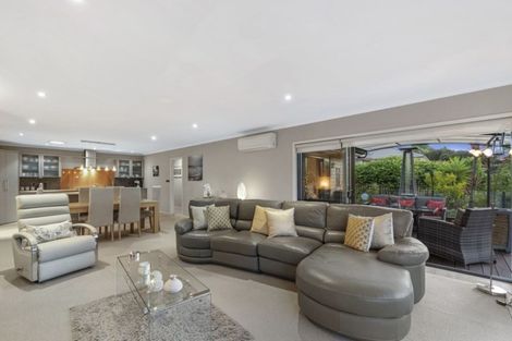 Photo of property in 349 Glenvar Road, Long Bay, Auckland, 0630