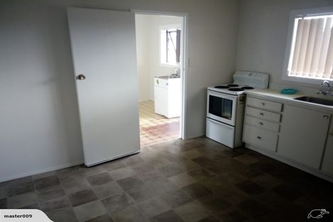 Photo of property in 1/1 Jennifer Place, Papatoetoe, Auckland, 2025