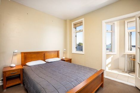 Photo of property in Devonport Apartments, 11/127 Saint Aubyn Street, New Plymouth, 4310