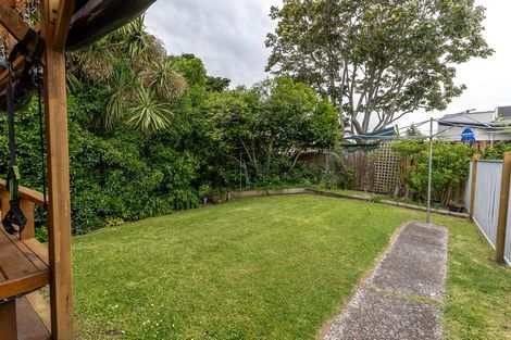 Photo of property in 10 Parkdale Place, Glenview, Hamilton, 3206