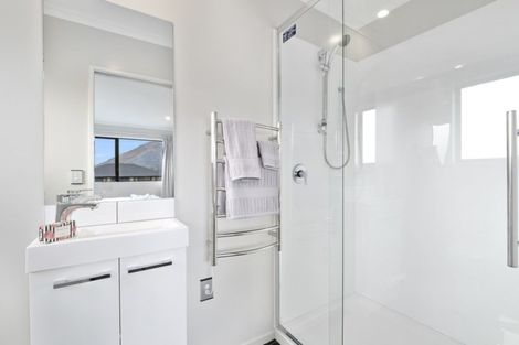 Photo of property in 8 Shepherd Road, Jacks Point, Queenstown, 9371