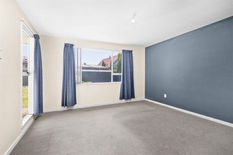 Photo of property in 16 Kruse Place, Redwood, Christchurch, 8051
