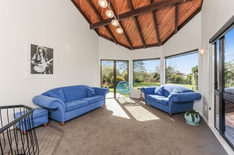 Photo of property in 102 Shaw Road, Oratia, Auckland, 0604