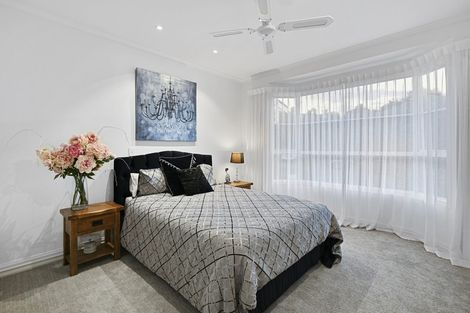 Photo of property in 27 Almond Grove, Greenhithe, Auckland, 0632