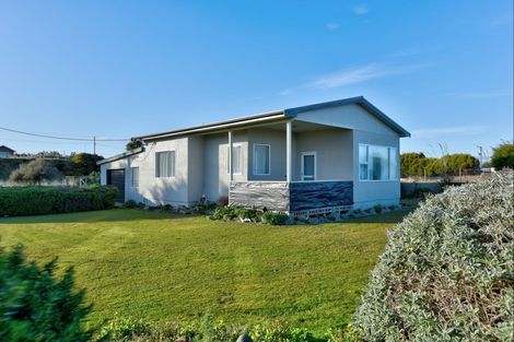 Photo of property in 4 Mersey Street, Fortrose, Invercargill, 9875