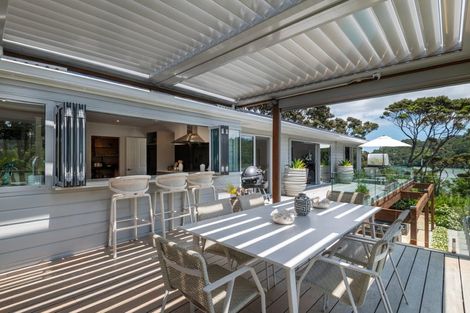 Photo of property in 14 Oscar Road, Greenhithe, Auckland, 0632