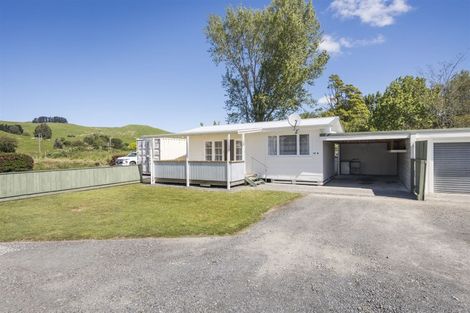 Photo of property in 13 Milne Street, Hunterville, 4730