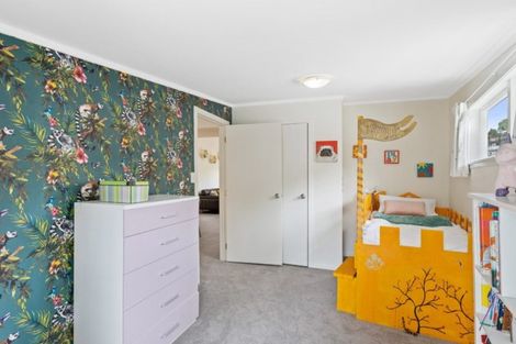 Photo of property in 37 Seaton Road, Murrays Bay, Auckland, 0630