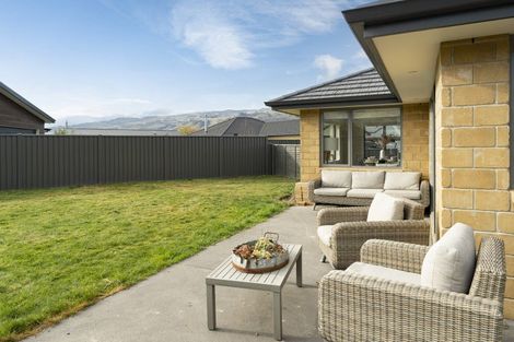 Photo of property in 22 Magnetic Place, Cromwell, 9310