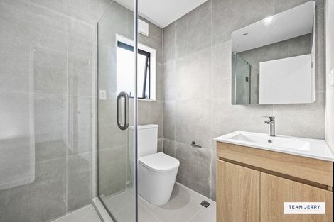 Photo of property in 40d Trentham Road, Papakura, 2110