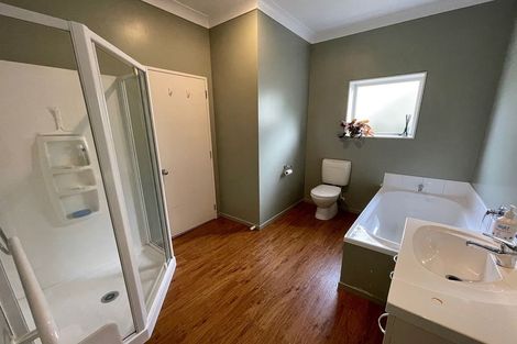 Photo of property in 35 Erlestoke Crescent, Churton Park, Wellington, 6037