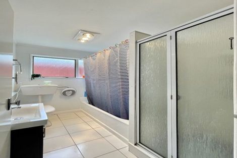 Photo of property in 1/146 Newlands Road, Newlands, Wellington, 6037