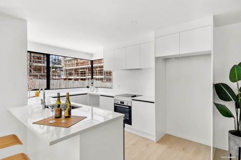 Photo of property in 3/101 Hobsonville Road, West Harbour, Auckland, 0618