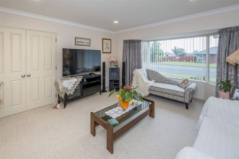 Photo of property in 40 Easton Way, Levin, 5510