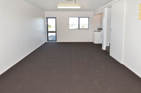 Photo of property in 39a Luckens Road, West Harbour, Auckland, 0618