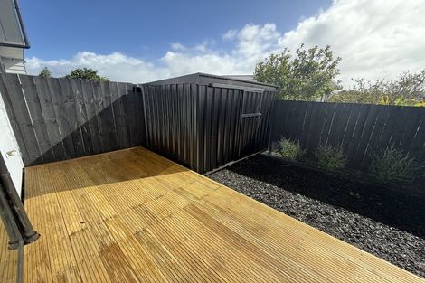 Photo of property in 2e Convair Crescent, Mangere, Auckland, 2022