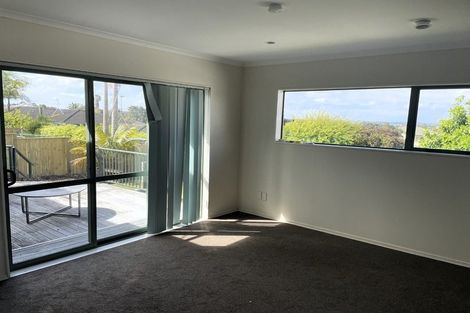 Photo of property in 17 Summerland Drive, Henderson, Auckland, 0612