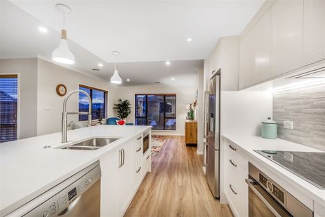 Photo of property in 59 Aotea Drive, Aotea, Porirua, 5024