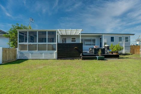 Photo of property in 98 The Esplanade, Westshore, Napier, 4110