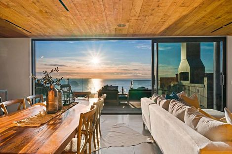 Photo of property in 81 Piha Road, Piha, New Lynn, 0772